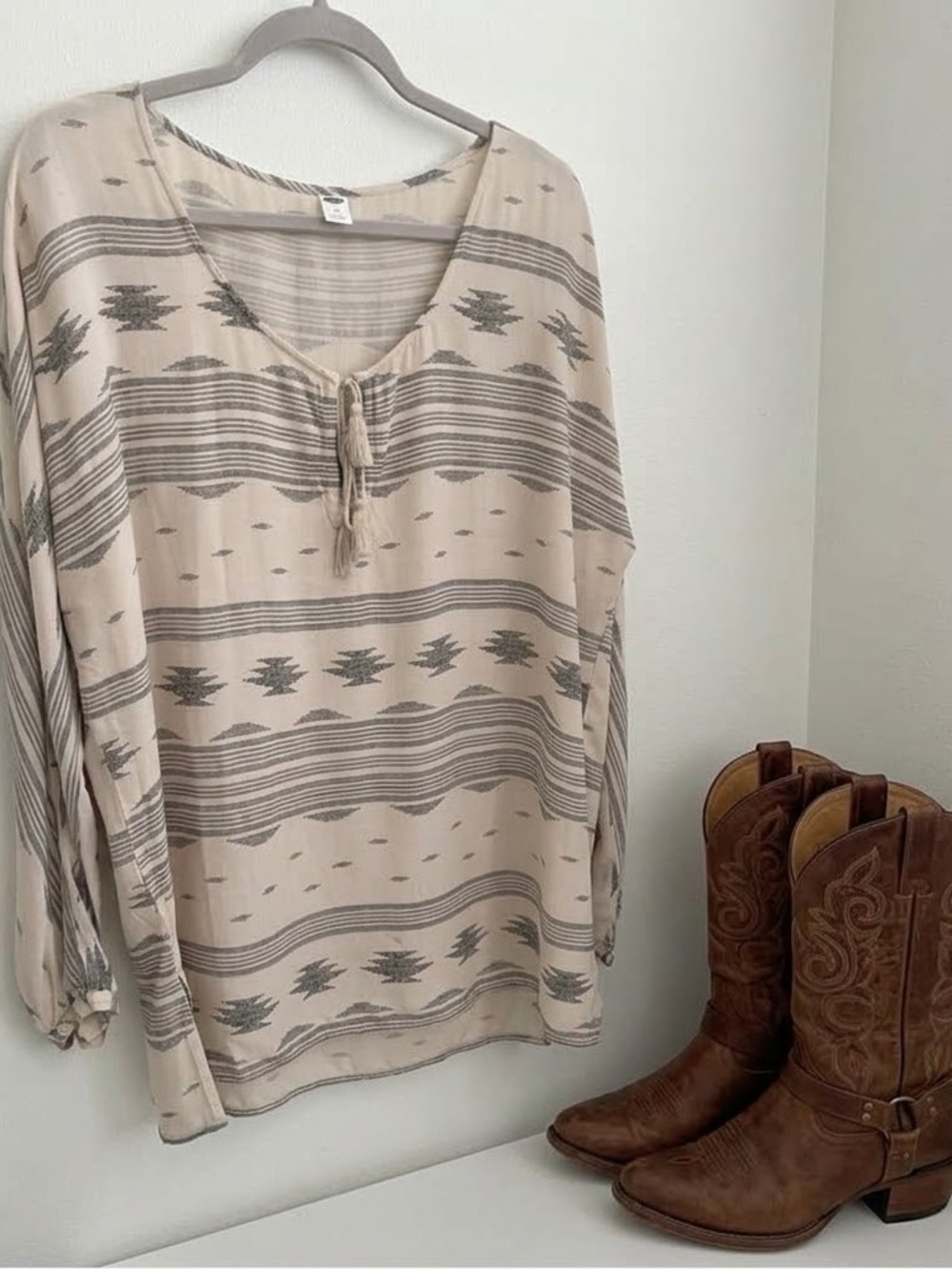 Old Navy Tassel peasant western blouse top peasant Aztec Flowy Boho MEDIUM